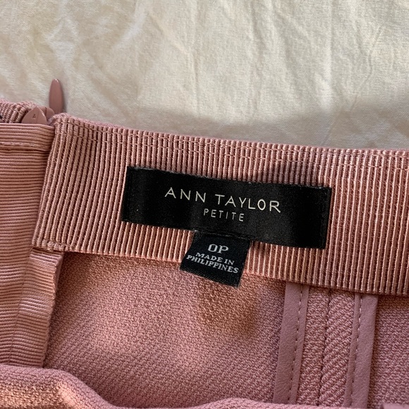 Ann Taylor Twill Flounce pink skirt - Picture 4 of 4